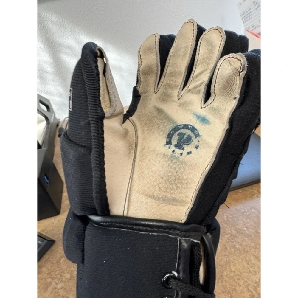 CCM these gloves
